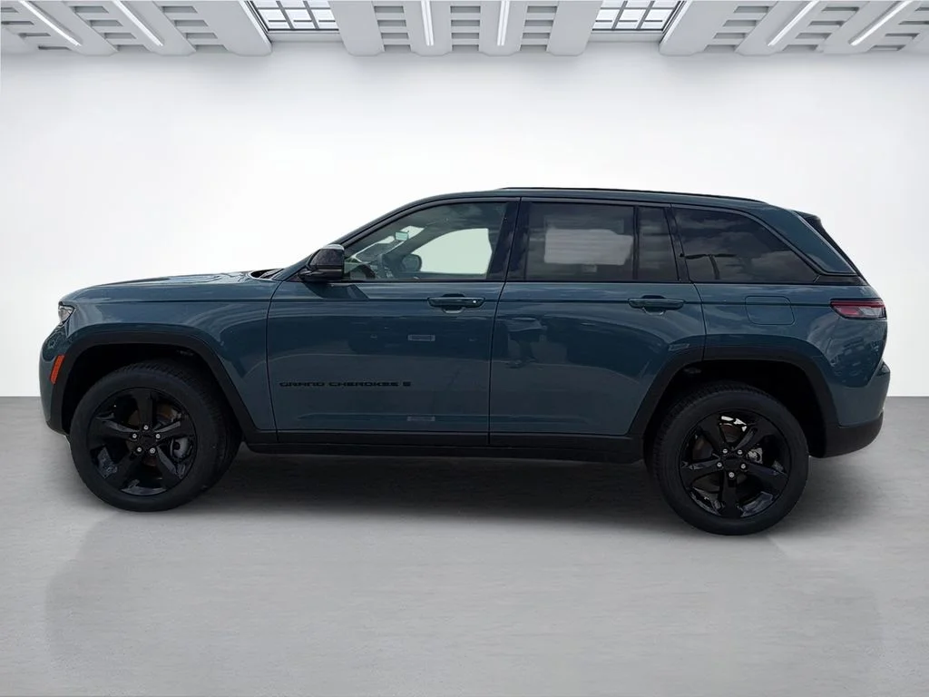 New 2026 Steel Blue Exterior Paint Jeep Limited image 6