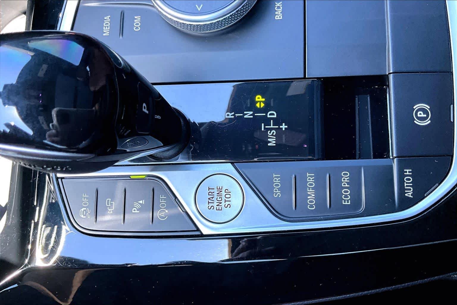 Used 2024 Black Sapphire Metallic BMW sDrive30i image 33