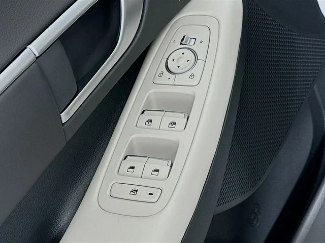 New 2025 Hyundai SONATA HYBRID SEL