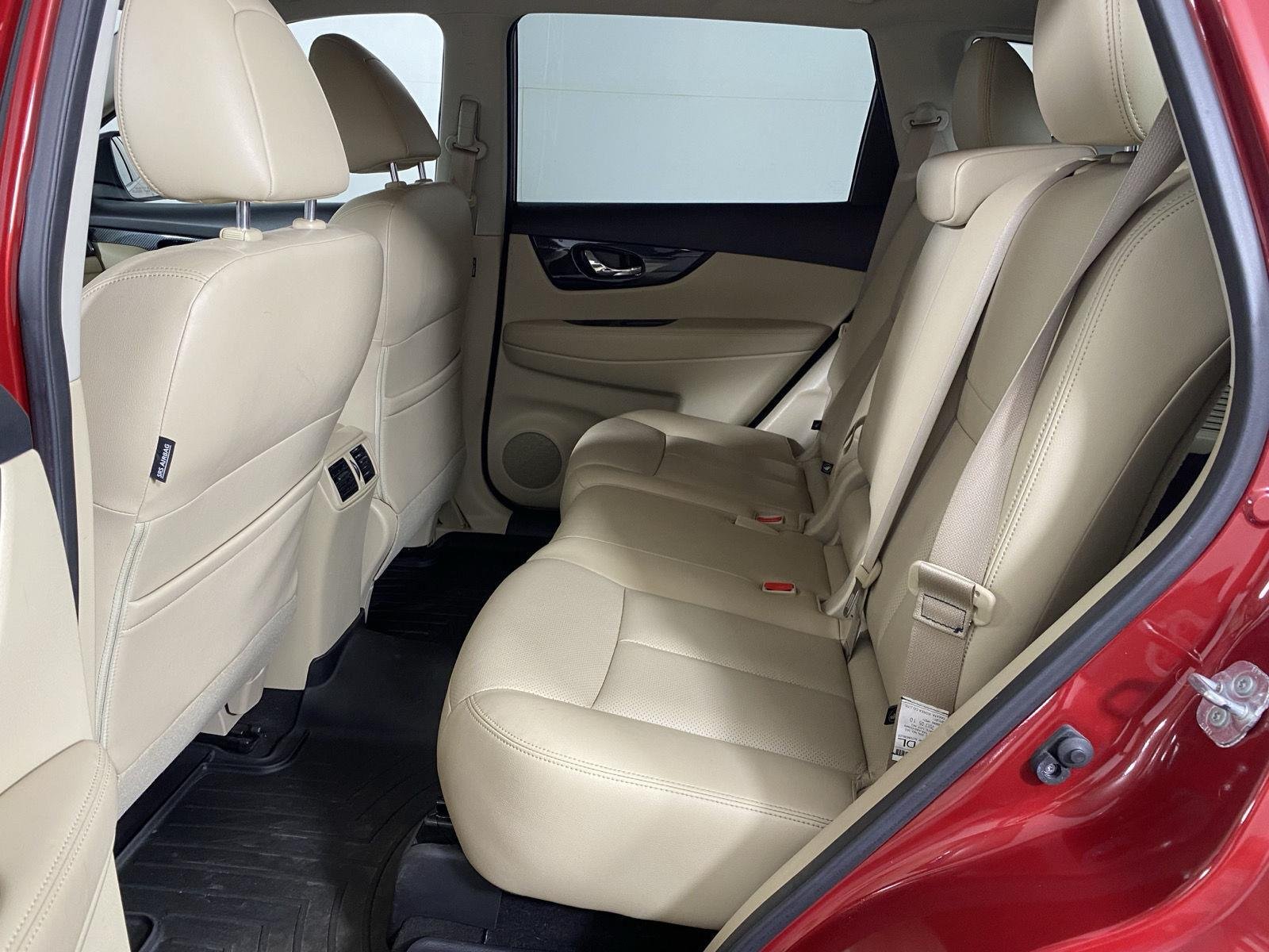 Used 2017 Palatial Ruby Nissan SL image 24