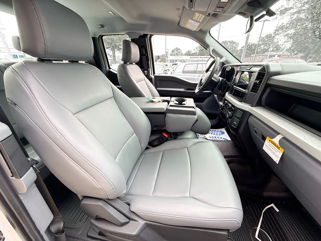 New 2026 Oxford White Ford XL image 25