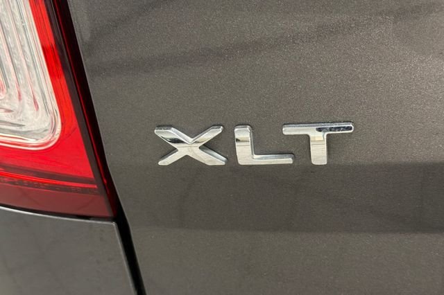 Used 2015 Magnetic Metallic Ford XLT image 10
