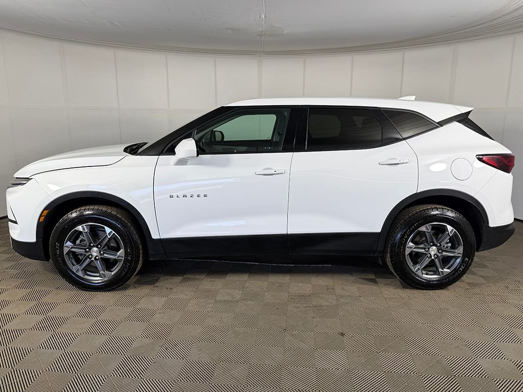 2025 Chevrolet Blazer 2LT - Photo 11