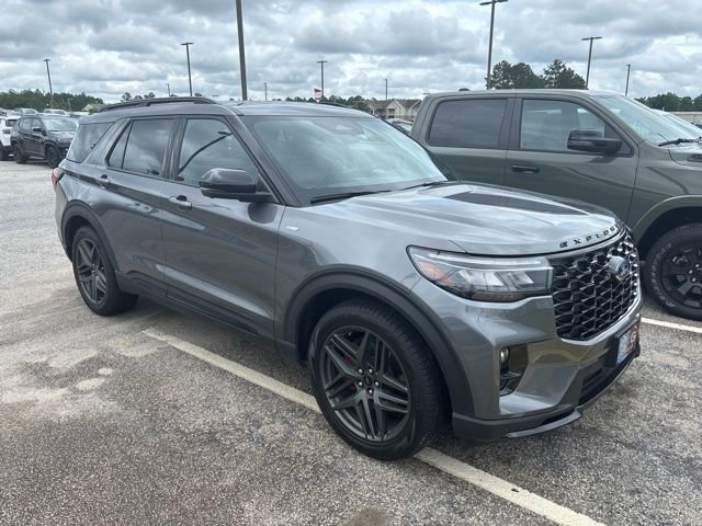 Used 2025 Gray Ford ST-Line image 1