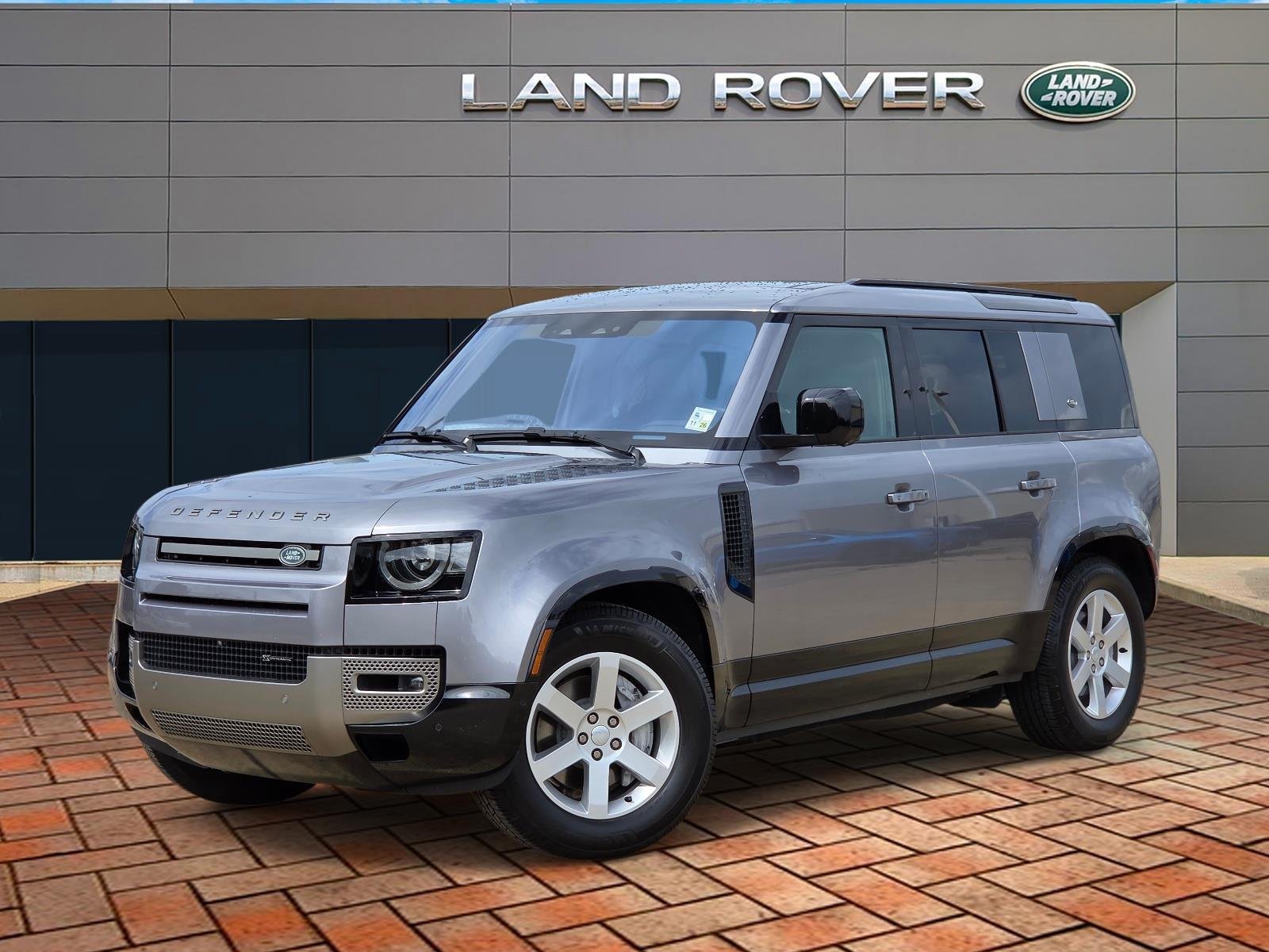 2022 Land Rover Defender X-Dynamic SE's photo