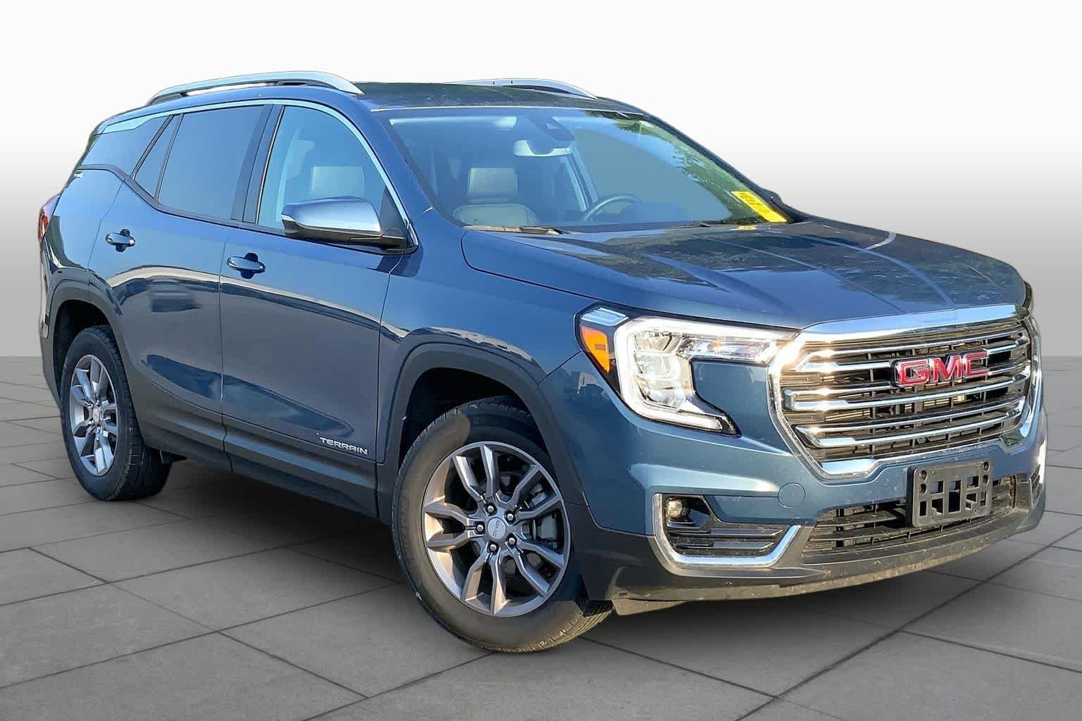 Used 2024 Downpour Metallic GMC SLT image 3
