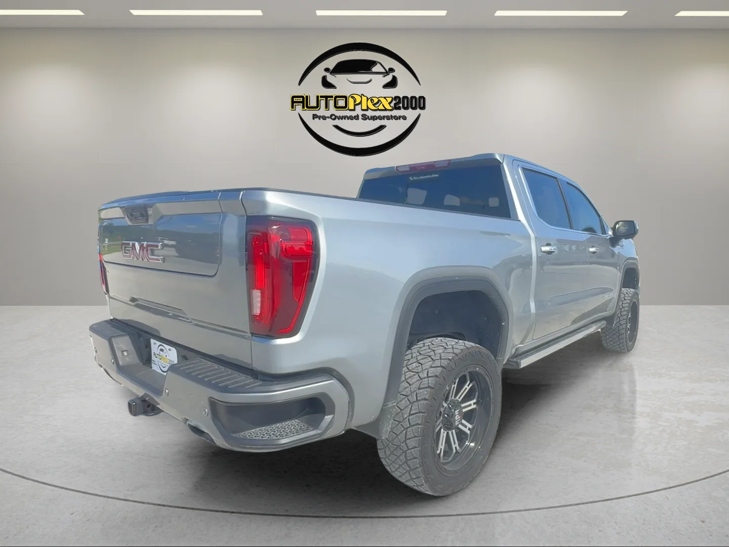 Used 2024 Silver GMC Denali image 7