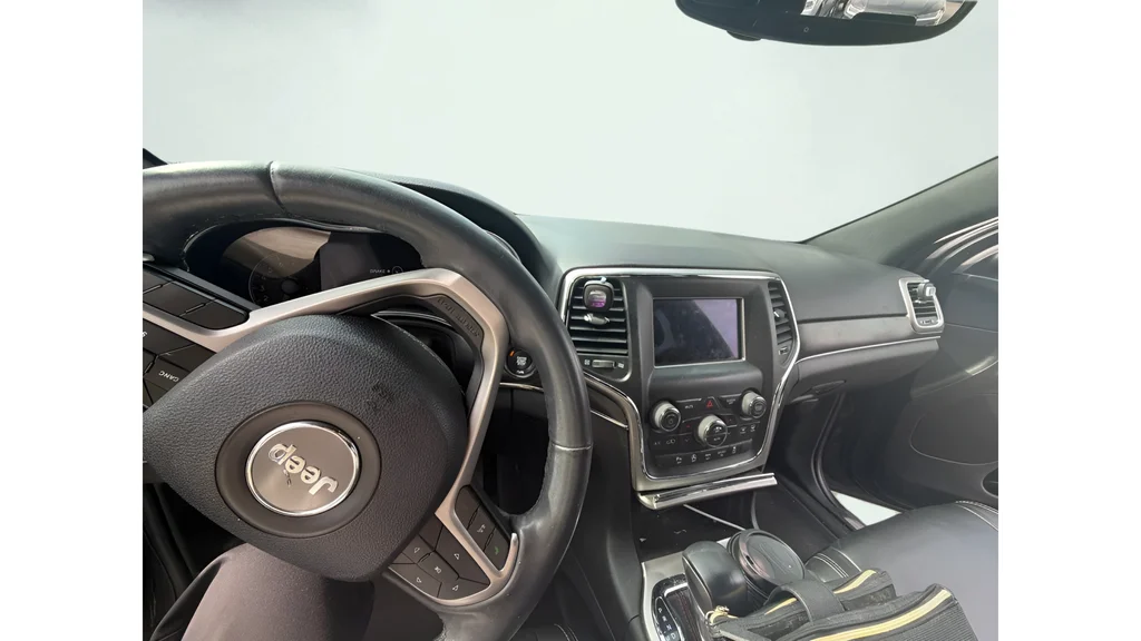 Used 2018 Gray Jeep Limited image 10