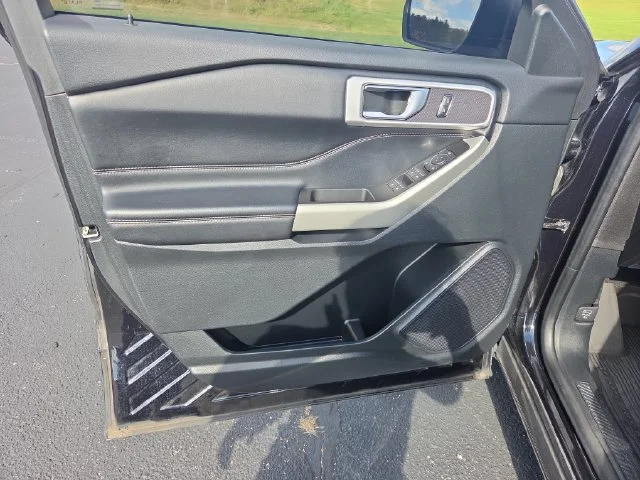 Used 2021 Black Ford XLT image 12