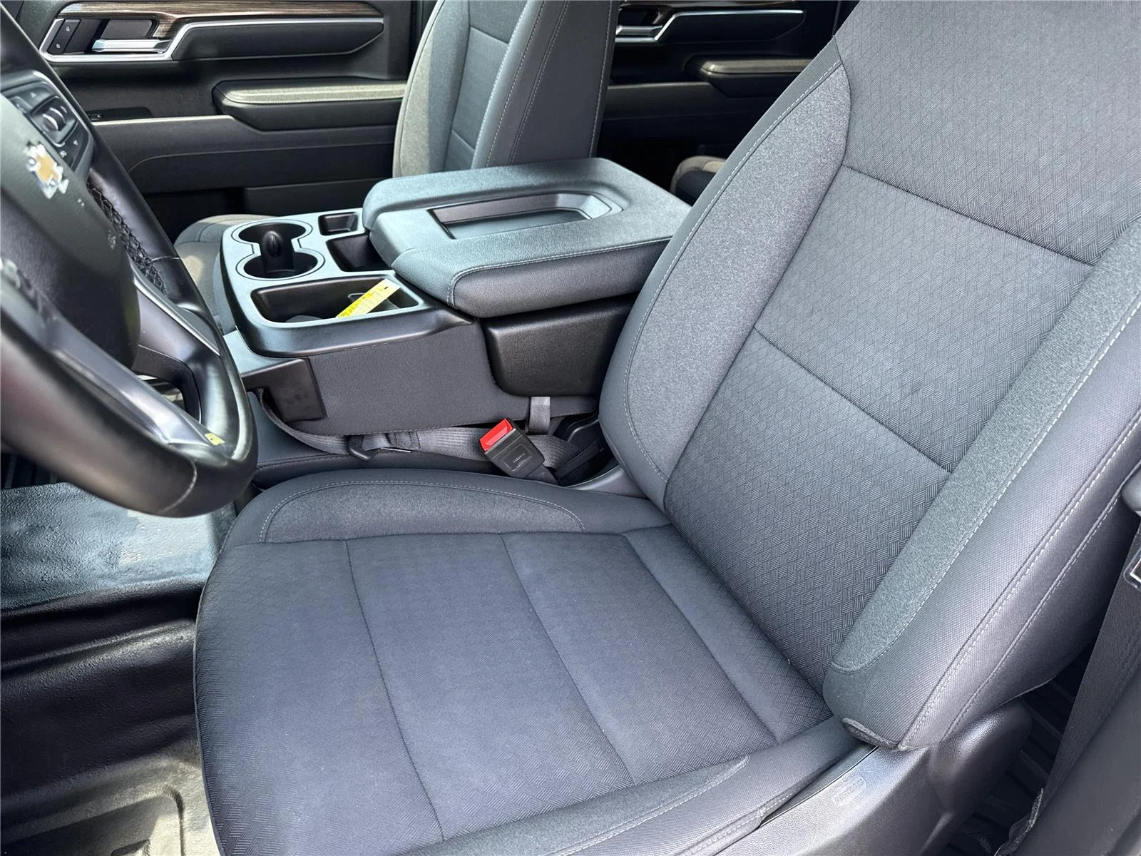 Used 2025 Summit White Chevrolet LT image 12