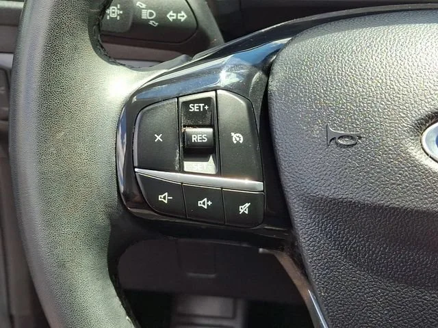 Used 2022 Black Ford SE image 22