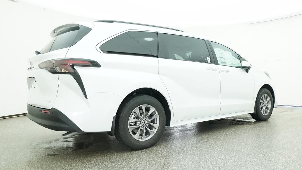 New 2026 Wind Chill Pearl Toyota XLE image 17