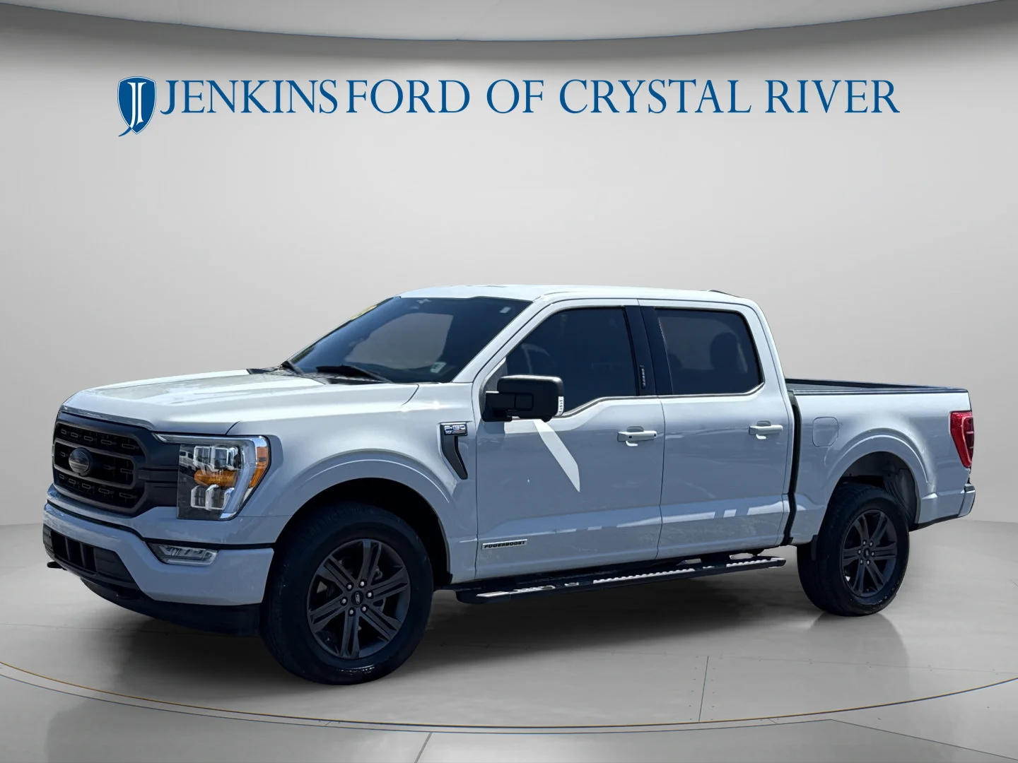 Used 2023 Avalanche Gray Ford XLT image 13