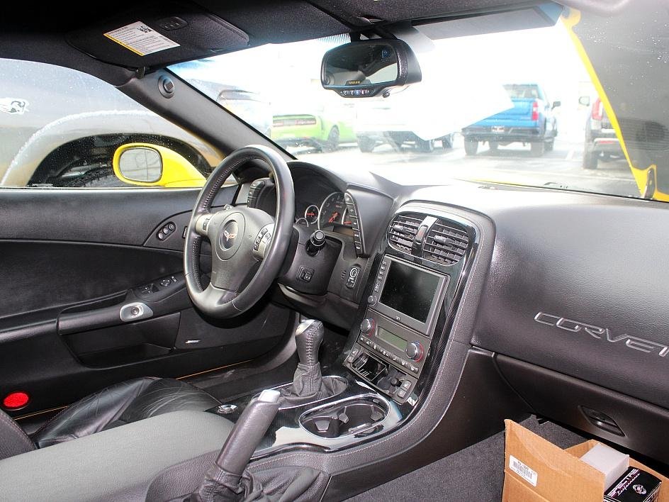 Used 2009 Yellow Chevrolet Z06 image 32