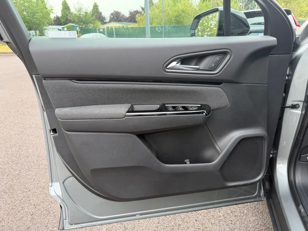 New 2026 Mercury Silver Metallic Honda EX image 12