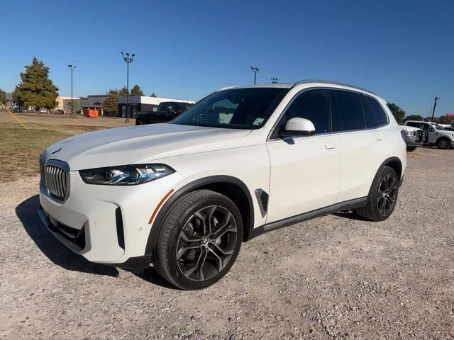 Used 2024 White BMW sDrive40i image 5