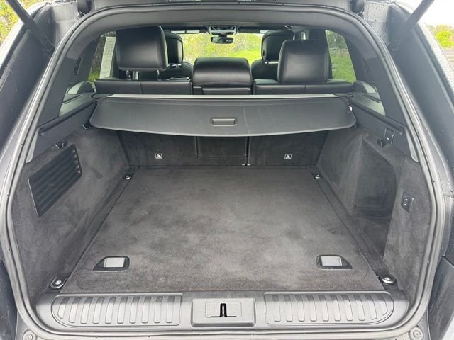 Used 2022 Silver Land Rover HSE Silver Edition image 10