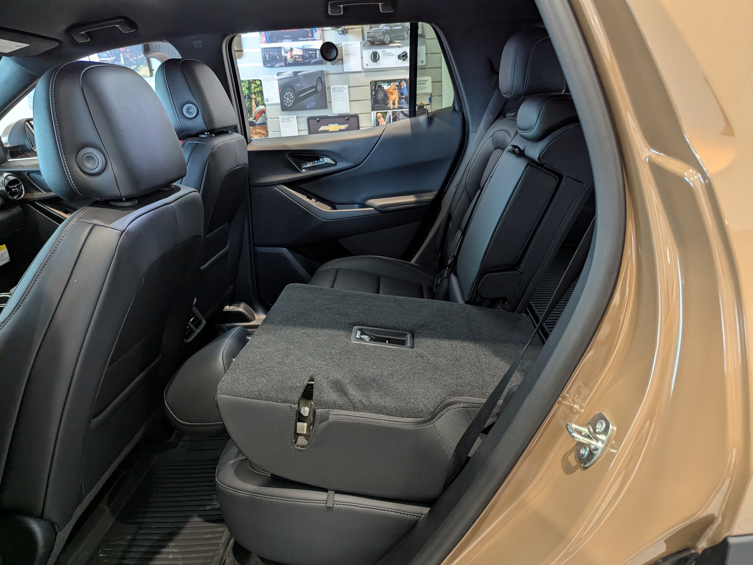 2027 Chevrolet Equinox LT - Photo 19