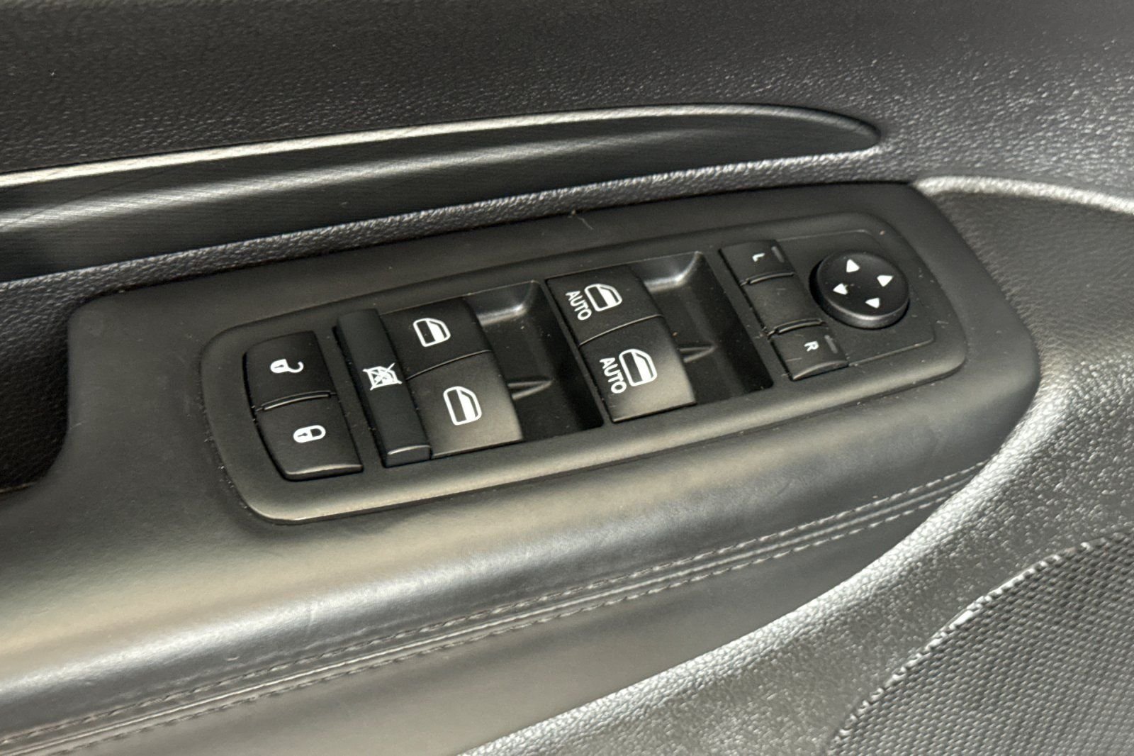 Used 2020 Black Dodge Citadel image 11