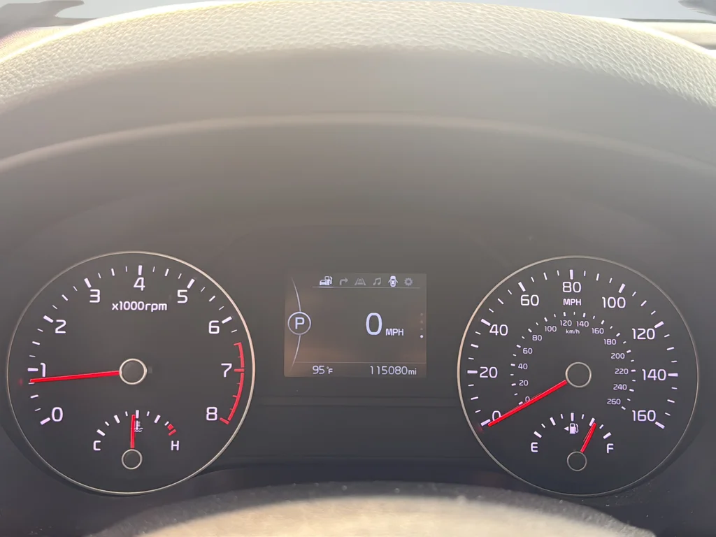 Used 2017 Red Kia EX image 37