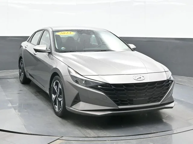 Used 2023 Silver Hyundai SEL image 6
