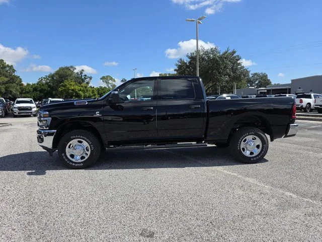 New 2026 Diamond Black Crystal Pearl-Coat Exterior Paint RAM Tradesman image 6
