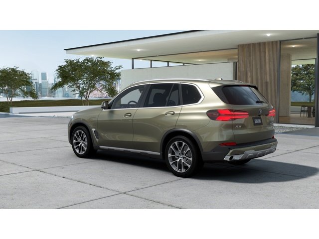 New 2026 Manhattan Green Metallic BMW X5 50e image 2