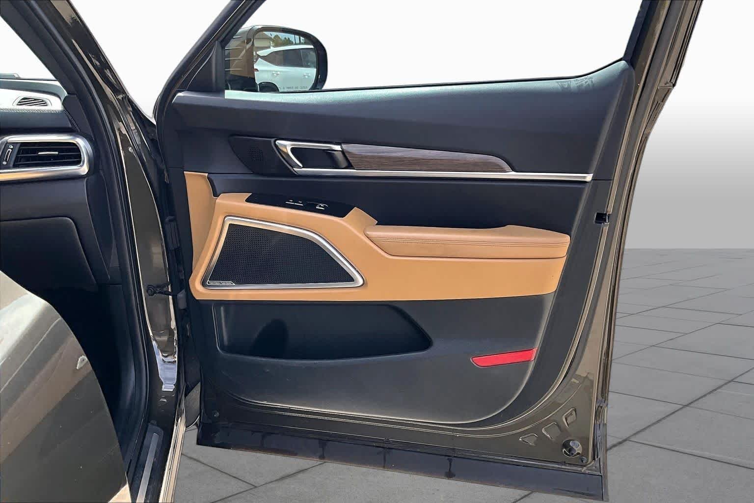 Used 2020 Dark Moss Kia SX image 21