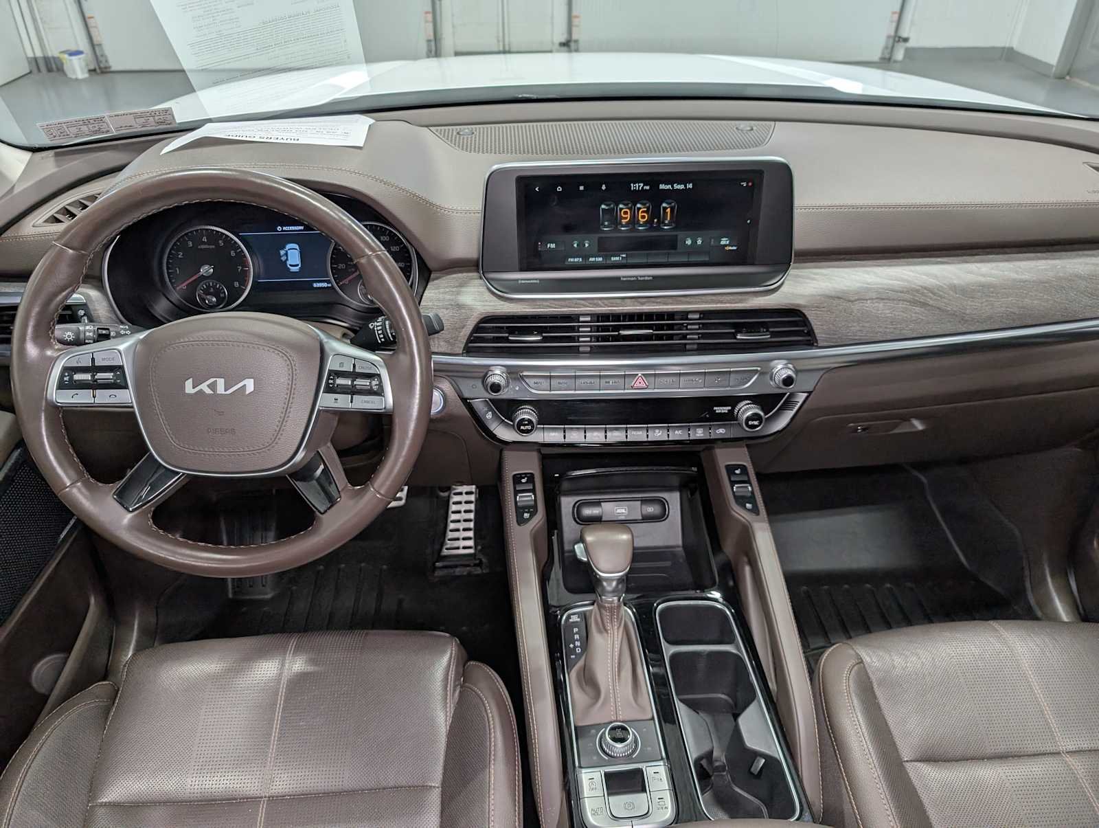 Used 2022 GLAC WHITE Kia SX image 18