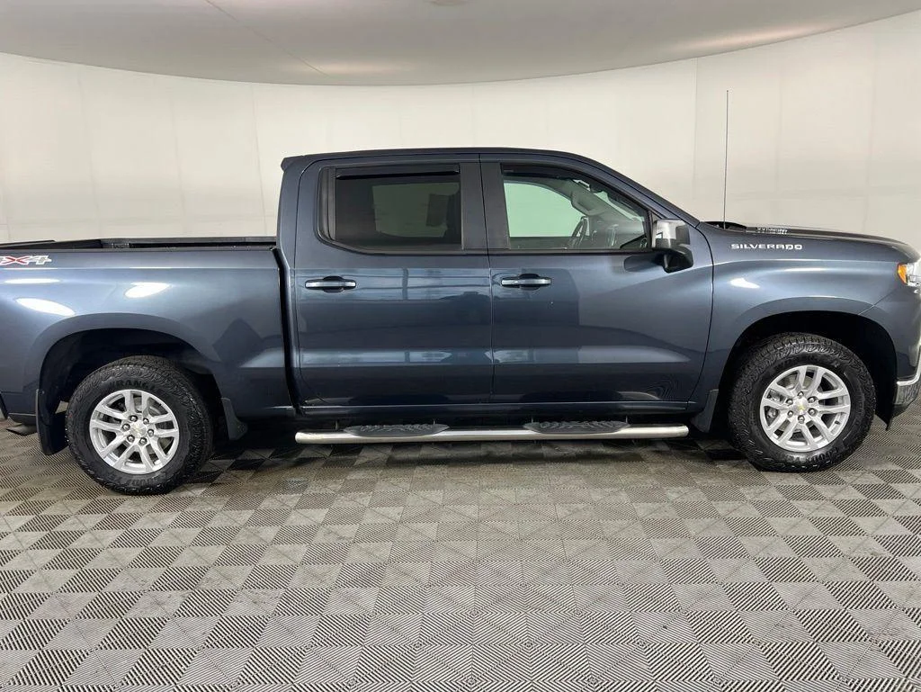 Used 2020 Shadow Gray Metallic Chevrolet LT image 7