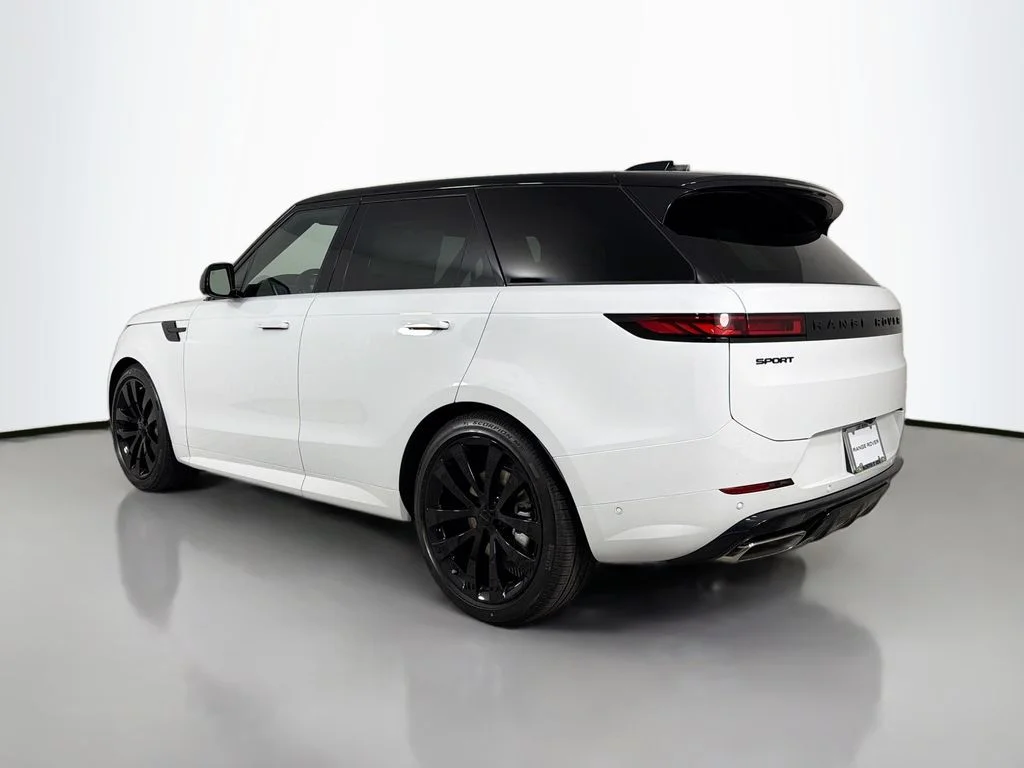 New 2026 Fuji White Land Rover Dynamic SE image 7