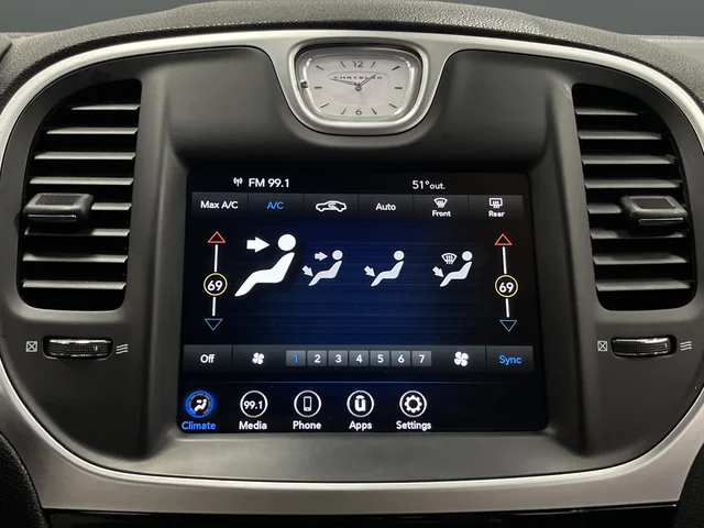 2023 Chrysler 300 Touring - Photo 16
