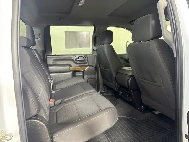 Used 2022 White GMC SLE image 5