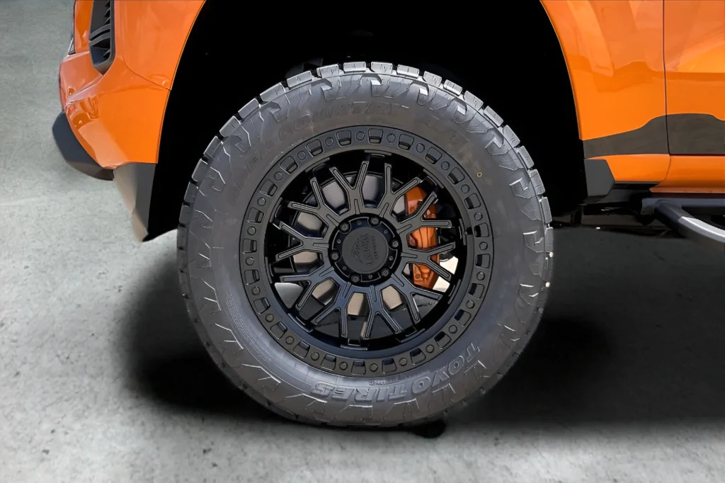 2025 Chevrolet Colorado LT - Photo 12