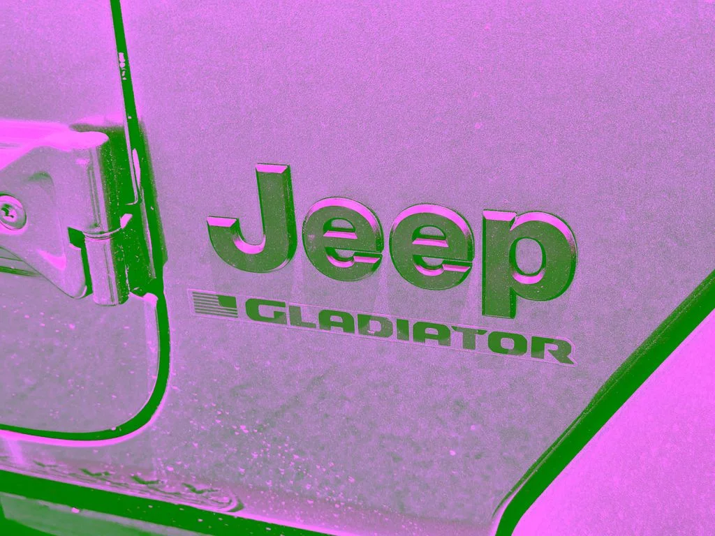 New 2026 Granite Crystal Metallic Clear-Coat Exterior Paint Jeep Sport S image 7