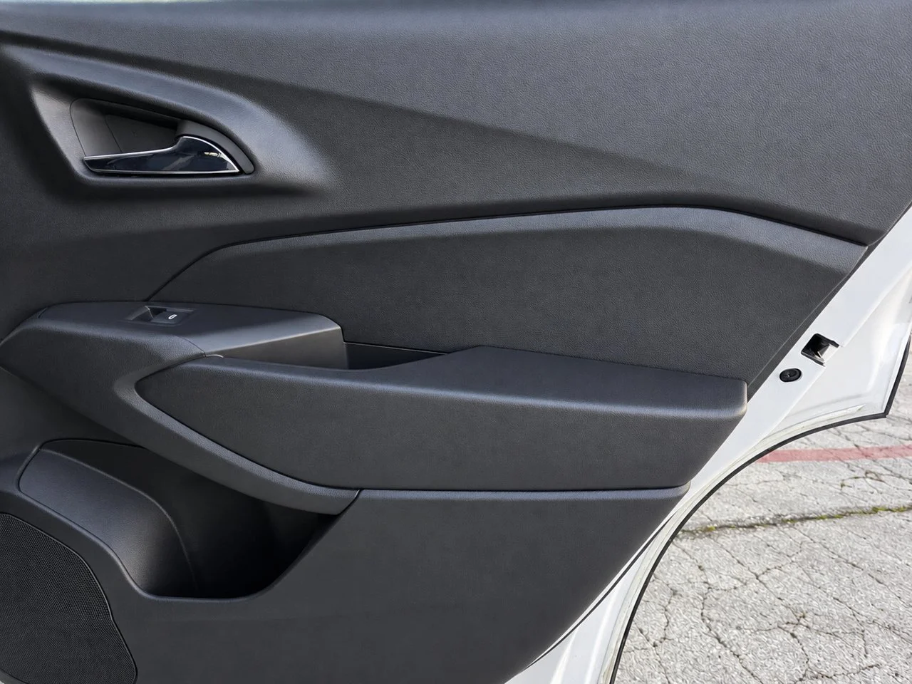 Used 2024 Summit White Chevrolet LT image 27
