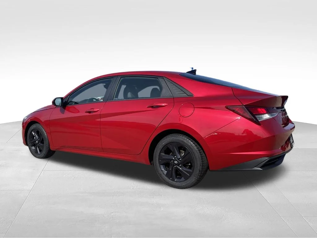 Used 2023 Calypso Red Hyundai SEL image 6
