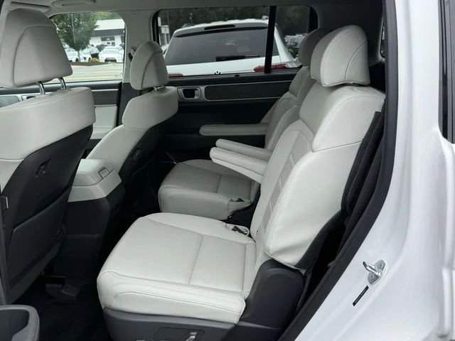 Used 2024 White Hyundai Calligraphy image 15