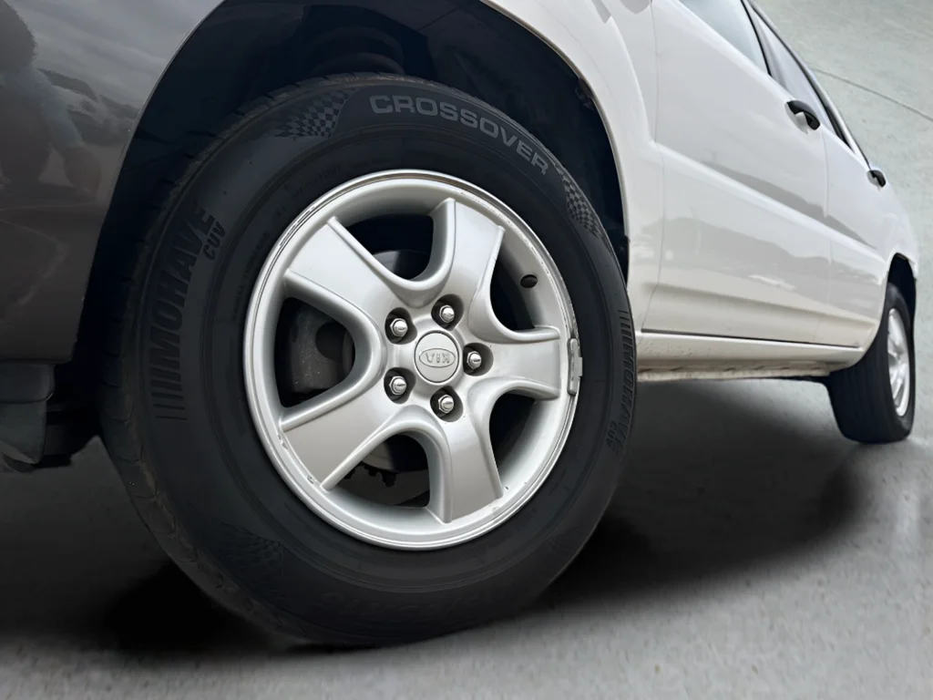 Used 2007 White Kia LX image 24
