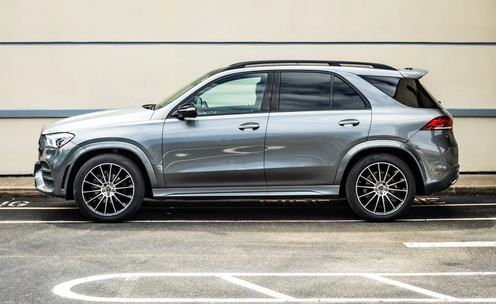 Used 2021  Mercedes-Benz GLE 350 image 4