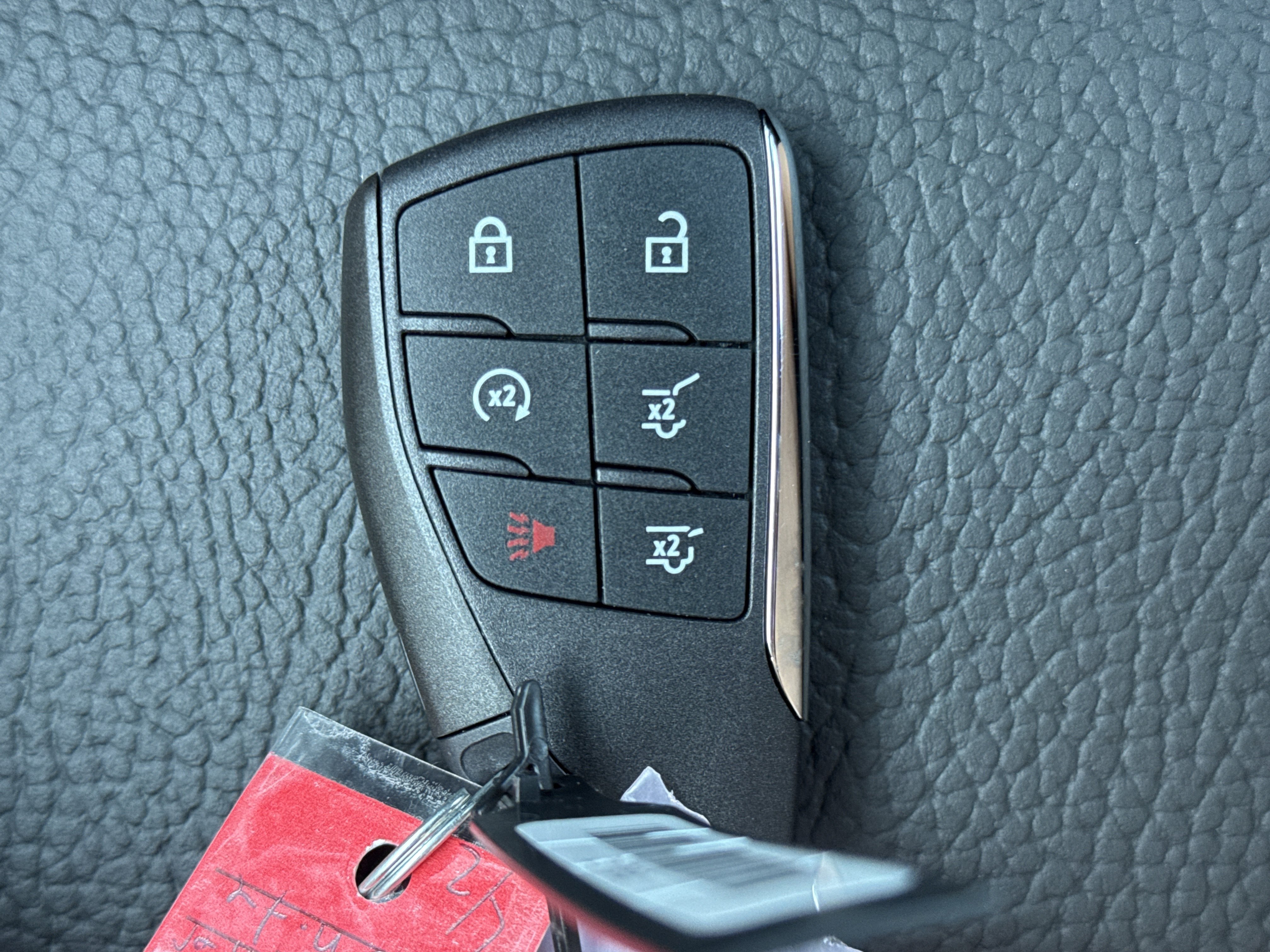 2026 GMC Yukon Denali - Photo 31