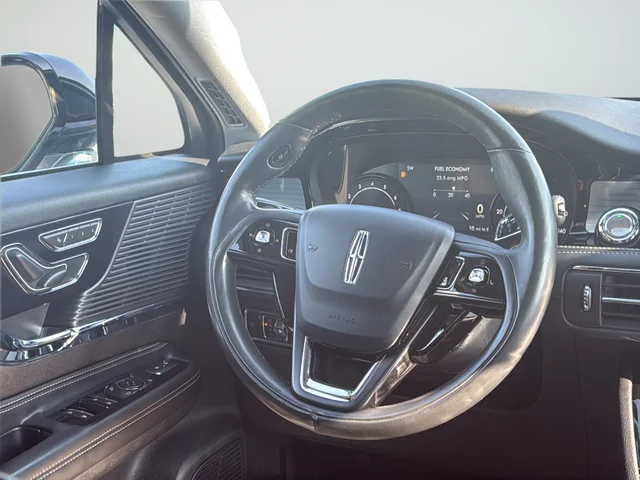 Used 2022 Silver Lincoln Standard image 38