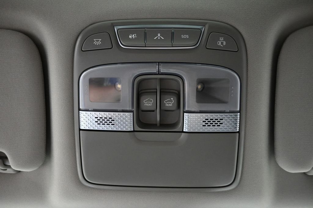 Used 2021 White Kia SX image 23