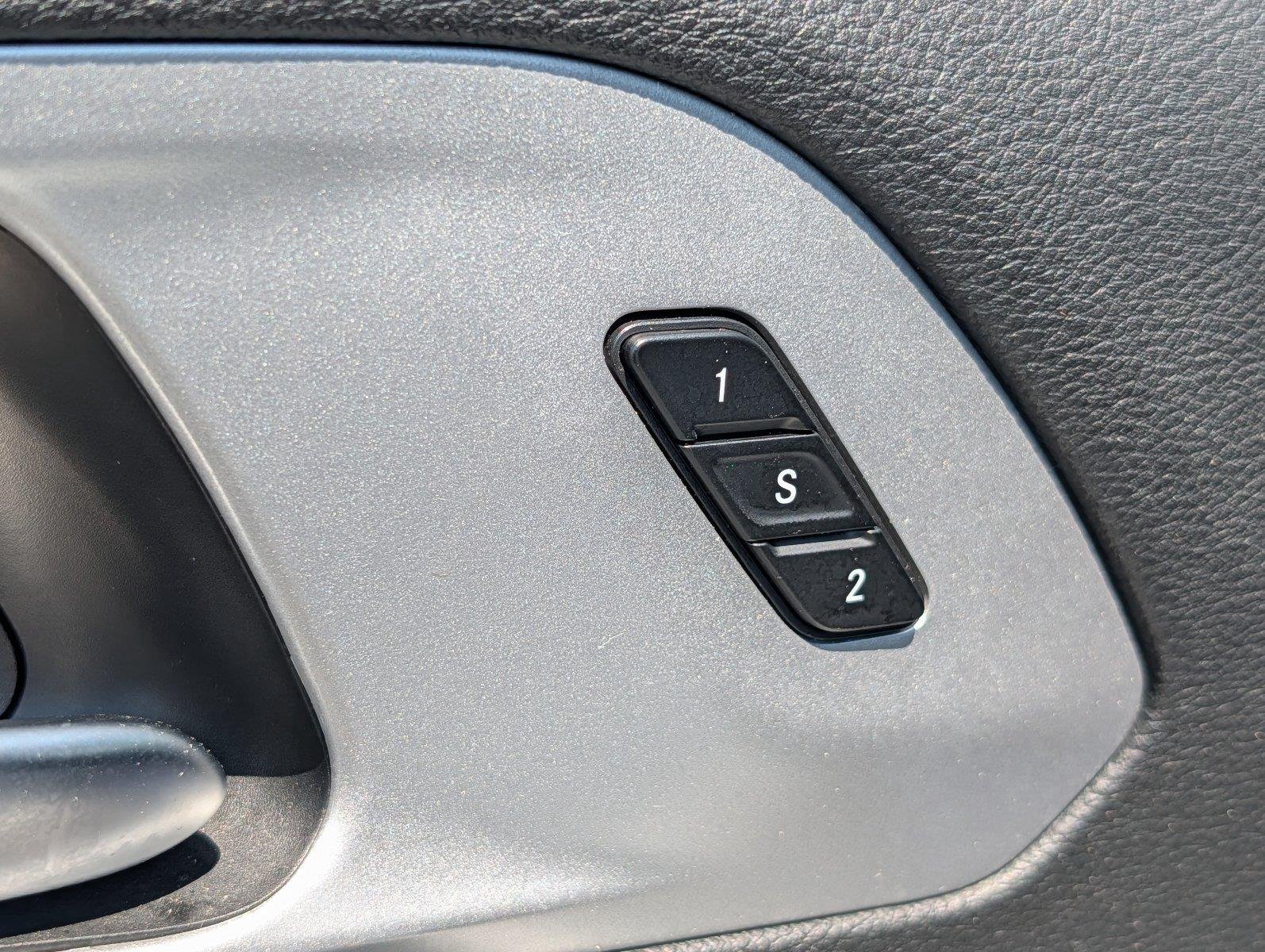 Used 2025 Bright White Clearcoat Chrysler Limited image 16