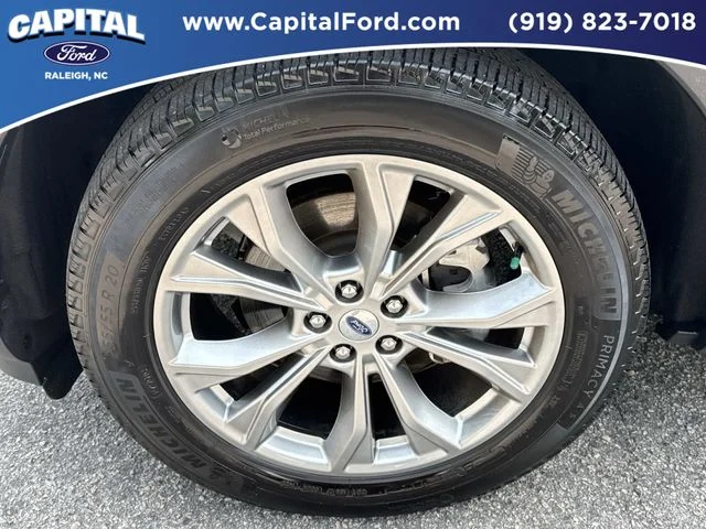 Used 2023 Green Ford XLT image 13