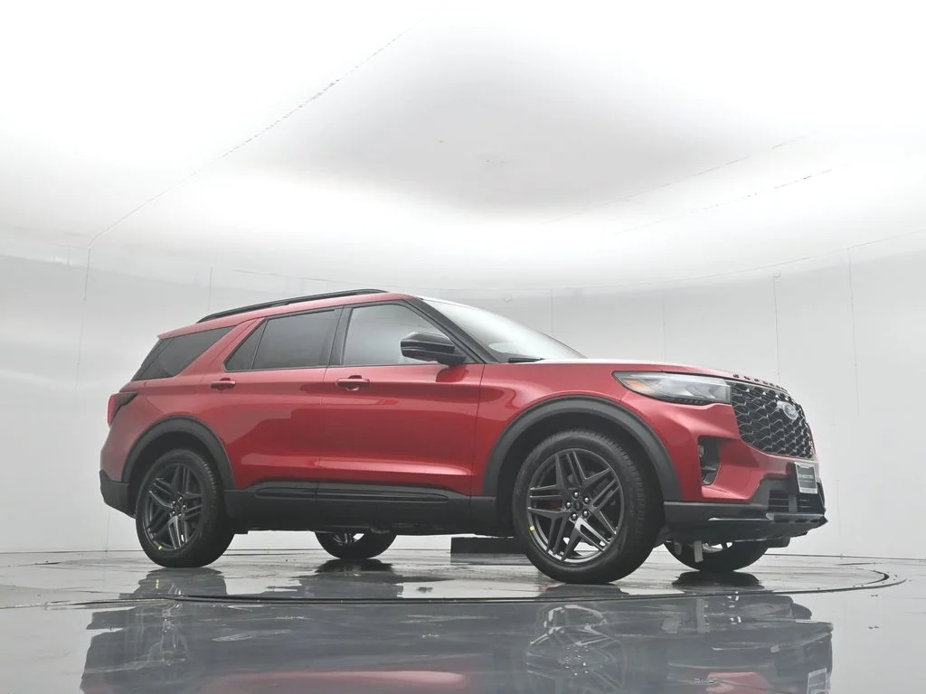 New 2026 Rapid Red Metallic Tinted Clearcoat Ford ST image 3
