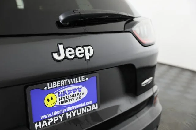 Used 2019 Black Jeep Latitude Plus image 35