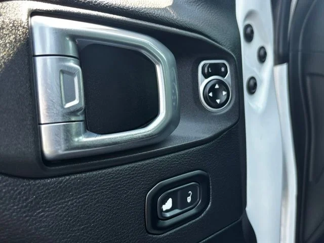 Used 2020 White Jeep Overland image 24