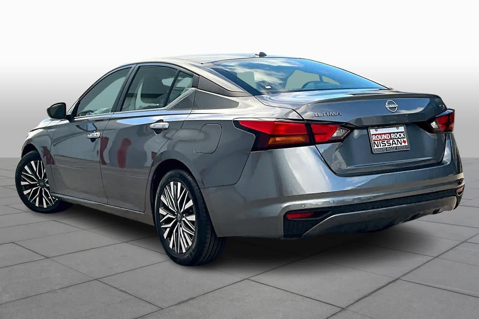 Used 2024 Gun Metallic Nissan 2.5 SV image 11