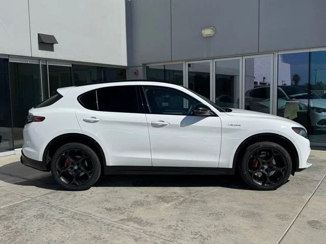 New 2026 White Alfa Romeo Base image 8